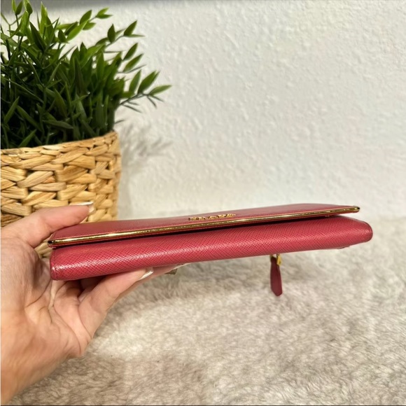 Authentic Prada wallet - Picture 7 of 7